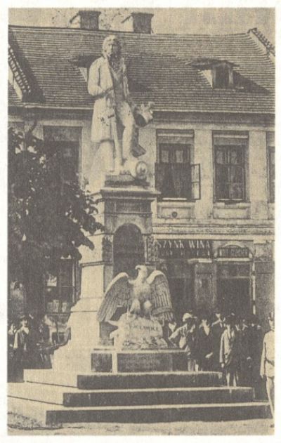 Pomniki Tadeusza Kościuszki na rzeszowskim Rynku